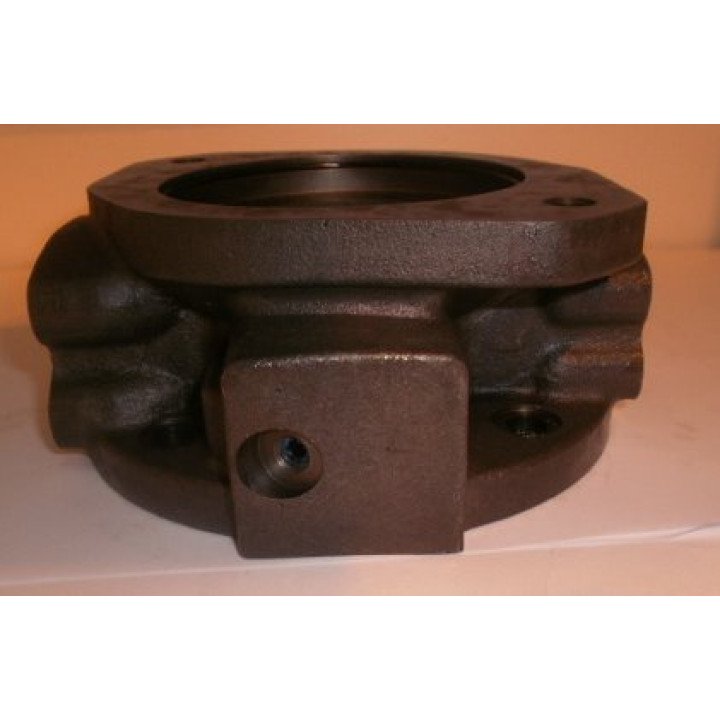 MA10V028 SAE B R/H THRU-DRIVE UNC