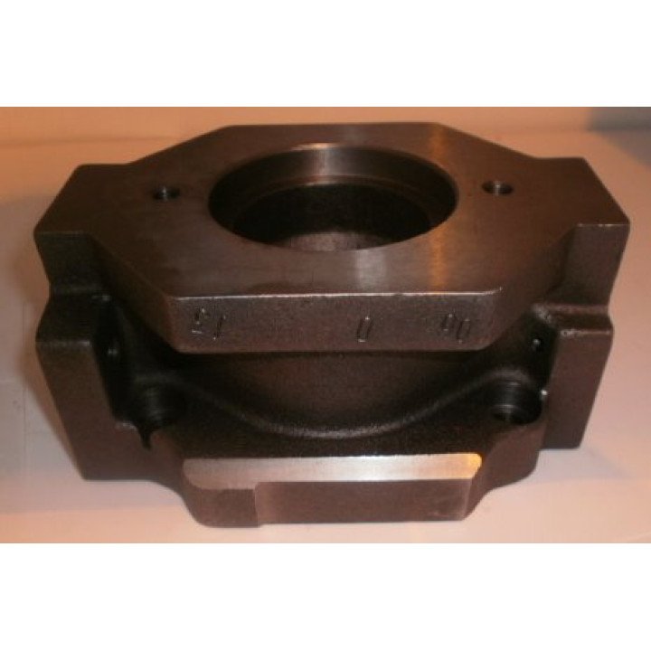 MA10V045/52 SAE A R/H THRU-D UNC