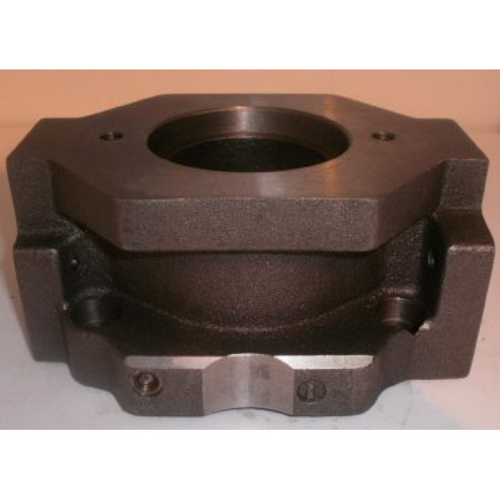 MA10V045/52 SAE A R/H THRU-D UNC