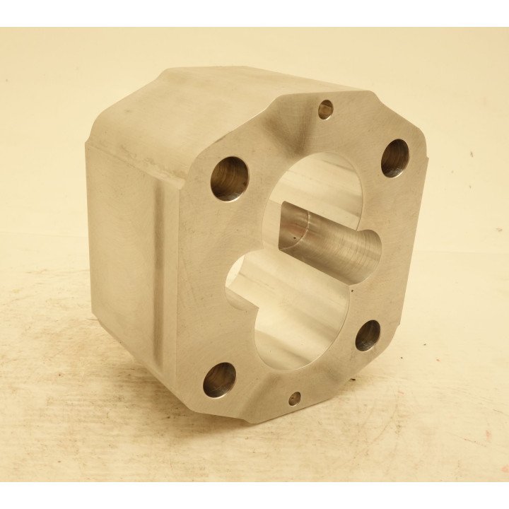 SNP2 8CC/REV REAR PORT 58MM BODY