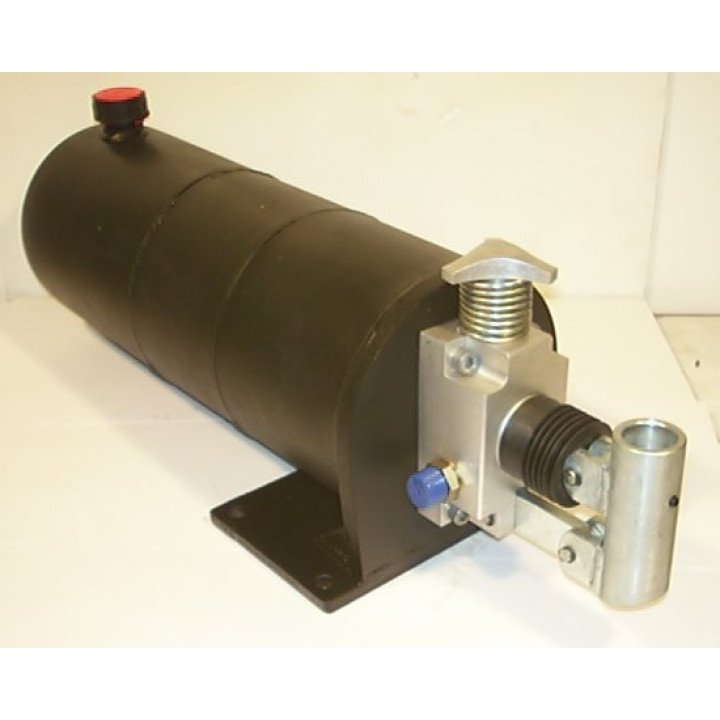 SA HAND PUMP 25cc/STROKE 8 LIT TANK