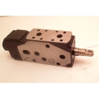 V5-60 D'BLE ACT SPG C MANIFOLD PORT