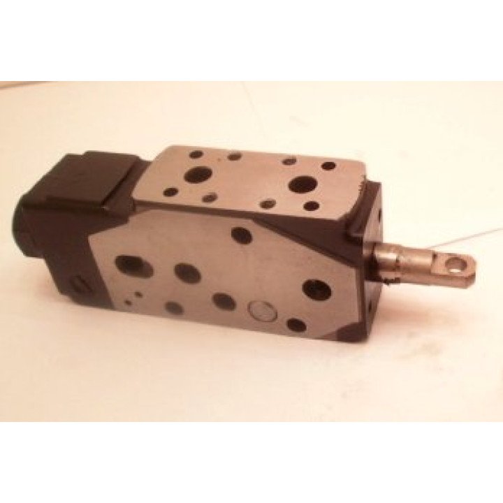 V5-60 D'BLE ACT SPG C MANIFOLD PORT