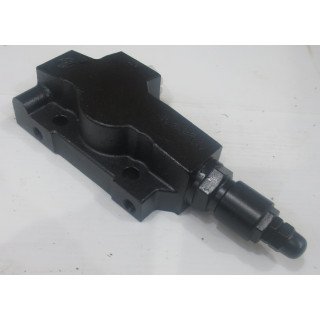 V5-60 ELEC 1/2 INL TOP COV C/W RV