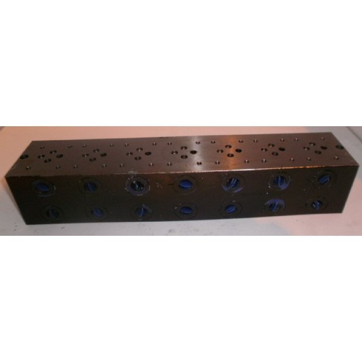 CETOP 3 7 BANK MANIFOLD W/O RV