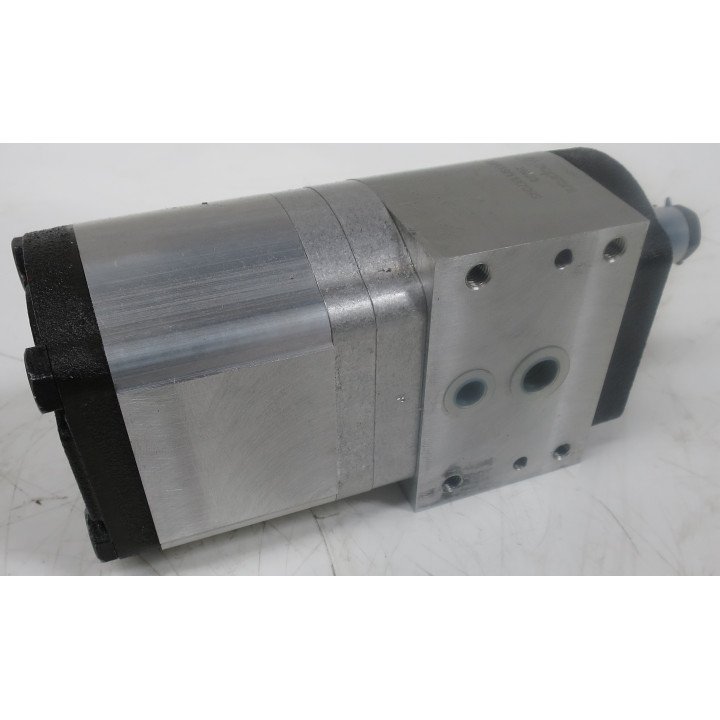 MF 3000 TAN PUMP 3382280M91 EQUIV**