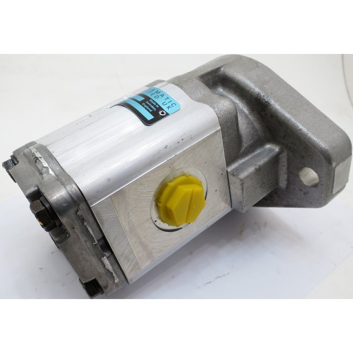C23L 38758 JCB 550/1/38758