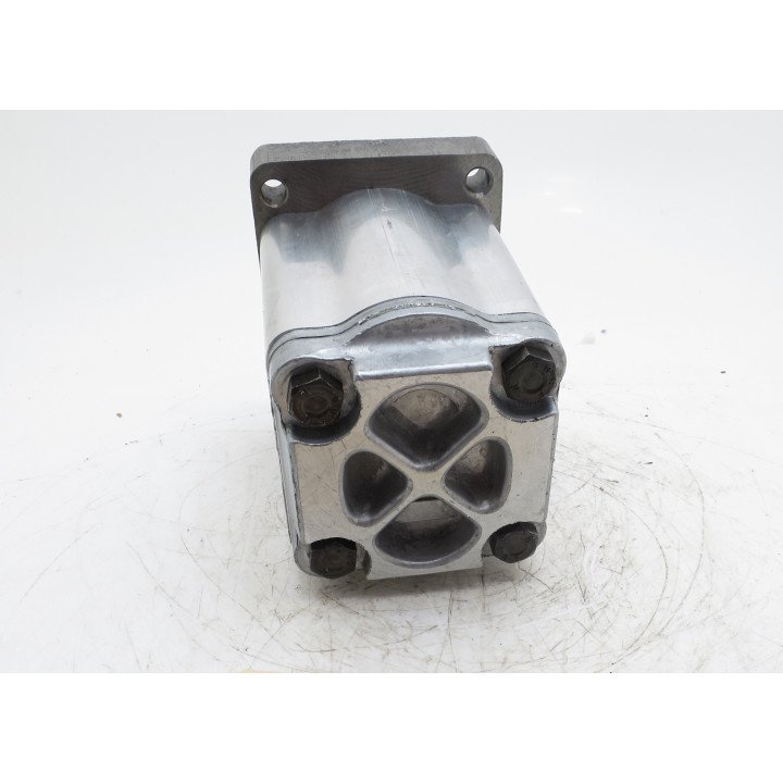 A31.5L KOMATSU  FOREST PUMP 36848