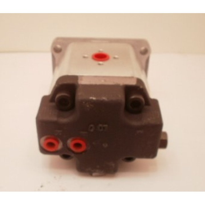 551/1/00953/200 FAN DRIVE PUMP