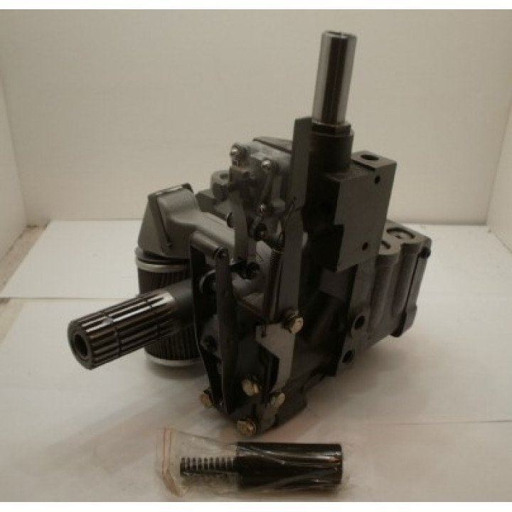 MF 550 YOKE PUMP    1683301M92