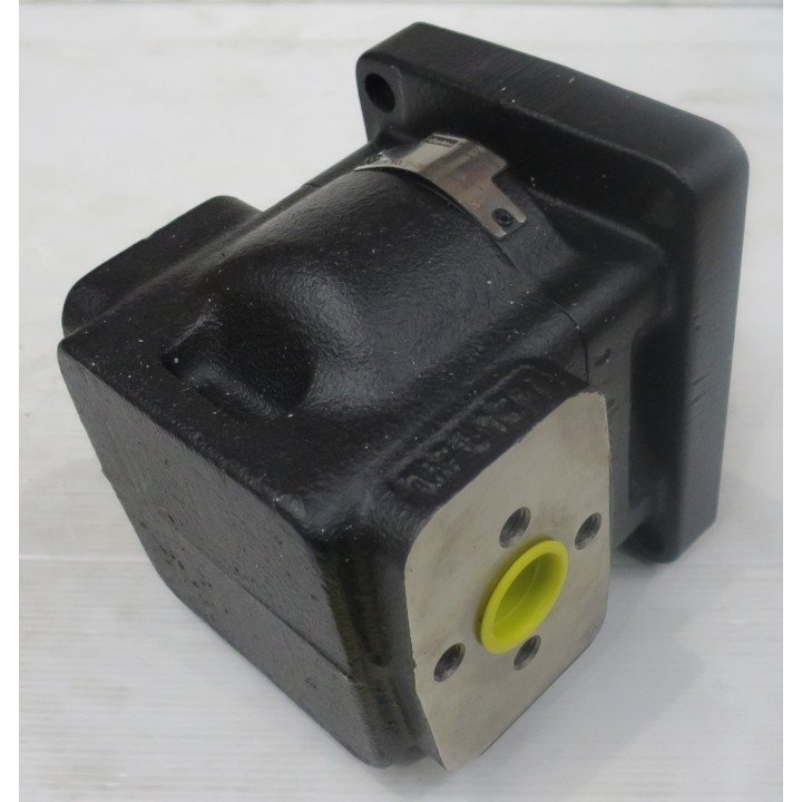 9699 & 6830 2TR033 PUMP